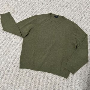Club Room Olive Green 100% Lambs Wool V-Neck Men's Sweater Size XL